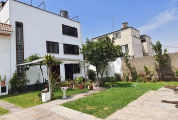 Casa en  Chirimoyos 171, La Molina, Perú