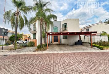 Casa en fraccionamiento en  Calle Sofia Camarena De Jiménez 25, Zapopan, Jalisco, México