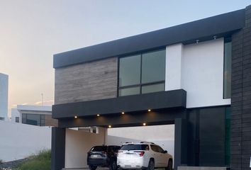 Casa en fraccionamiento en  Cerro Del Fraile, Carretera Nacional, Fracc Bosques De Vistancia, Monterrey, Nuevo León, 64988, Mex