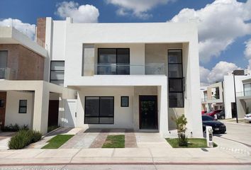 Casa en fraccionamiento en  Fraccionamiento Cumbres Del Lago, Municipio De Querétaro