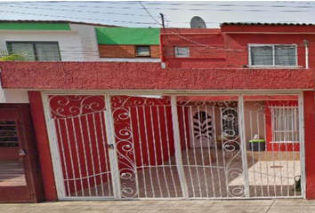 Casa en  José María Marroquí, Col. Jardines Del Nilo, 44860 Guadalajara, Jal., México