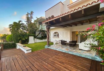 Casa en  Isla Dorada, Boulevard Kukulcan, La Isla, Zona Hotelera, Cancún, Quintana Roo, México