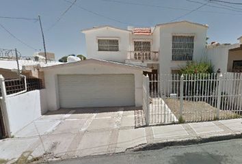 Casa en  Calle La Salle, Lomas La Salle I Y Ii, La Cañada, Chihuahua, México