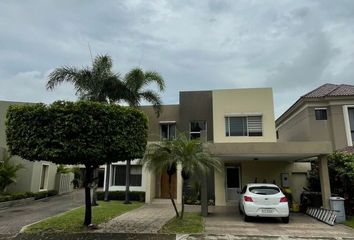 Casa en  Urbanizacion Terrasol, E40, Samborondón, Ecuador