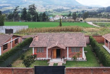 Casa en  Av. Cam. Del Sol 752, Cotacachi, Ecuador