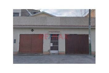 Casa en  Jiron Los Fresnos, Nuevo Chimbote, Santa, Ancash, 02711, Per