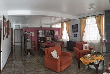 Casa en  Av. Cristóbal Colón &, Quito 170517, Ecuador