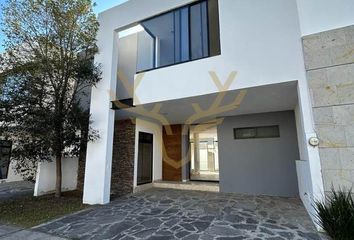 Casa en fraccionamiento en  Avenida De La Pradera, El Campestre, Jalisco, México