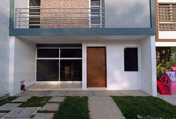 Casa en fraccionamiento en  Residencial Esmeralda, Bulevar Karol Wojtyla, Residencial Esmeralda, León, Guanajuato, México