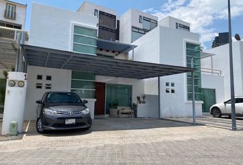 Casa en condominio en  Avenida Pinal De Amoles 603, Vista Dorada, Santiago De Querétaro, Querétaro, México