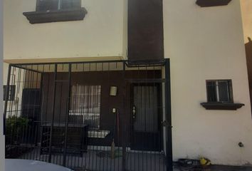Casa en fraccionamiento en  Jardines San Carlos Ii, Calle Sierra San Carlos, Jardín, Cd Juárez, Chihuahua, México