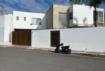 Casa en fraccionamiento en  Paseo Del Atardecer, Villas De Irapuato, Irapuato, Guanajuato, 36670, Mex