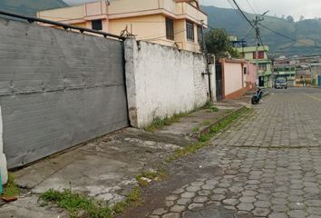 Terreno Comercial en  Av. La Ecuatoriana & Luis Riofrio, Quito, Ecuador
