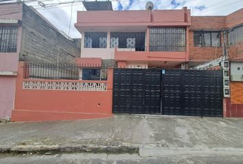 Casa en  Pedro Collazos & Alaquez, Quito, Ecuador