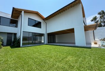 Casa en  Valle De Bravo, Estado De México, México