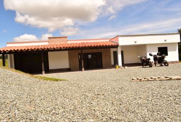 Villa-Quinta en  7j7x+fc San Vicente, Antioquia, Colombia