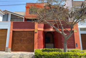 Casa en  Jr. Trujillo De Extremadura 390, La Molina, Perú