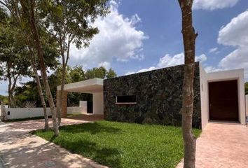 Casa en  Residencial La Rejoyada, Komchen, Rejoyada, La Rejoyada, Yucatán, México