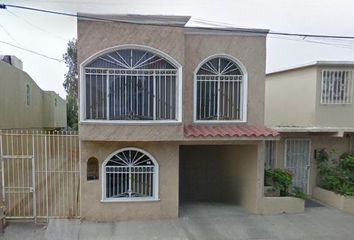 Casa en  P.º Aguila Azteca, Baja Maq El Aguila, Tijuana, Baja California, México