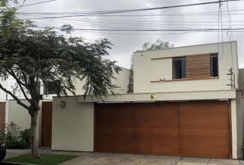 Casa en  C. La Arboleda, Lima, Perú