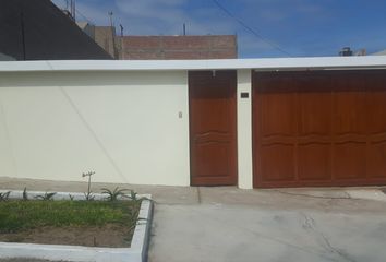 Casa en  Las Begonias, Ilo, Moquegua, Perú