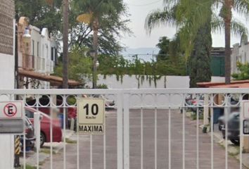 Casa en fraccionamiento en  Paseo Del Sagrario, Valle Balcones De Santa María, San Pedro Tlaquepaque, Jalisco, México