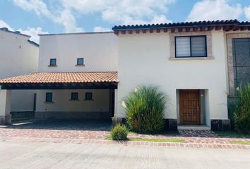 Casa en fraccionamiento en  Casco Viejo, Hacienda Santa María, Praderas De La Hacienda, Celaya, Guanajuato, México