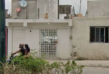 Casa en fraccionamiento en  Avenida Leona Vicario, Hacienda Real Del Caribe, Cancún, Quintana Roo, México