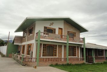 Casa en  San José De Chaltura, Ecuador