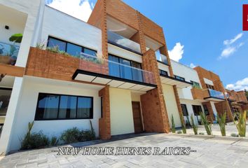 Casa en condominio en  Santa Cruz Ocotitlán, Metepec