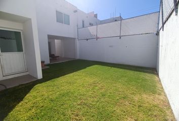 Casa en fraccionamiento en  Fray Sebastián Gallegos, El Pueblito, Querétaro, México