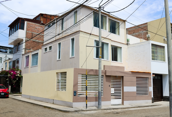 Casa en  Condominio Real, Avenida El Cortijo, Trujillo, Perú