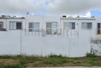 Casa en fraccionamiento en  Privada Porto Napoli 21, Villamarino, Cancún, Benito Juárez, Quintana Roo, 77535, Mex