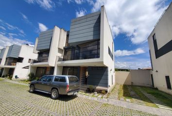 Casa en  Los Cipreses & Josefina Barba, Quito, Ecuador