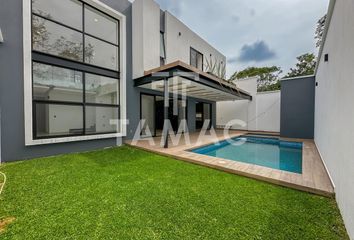 Casa en fraccionamiento en  Calzada De Los Estrada, Vista Hermosa, Cuernavaca, Morelos, México