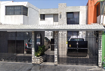 Casa en  San Juan 236, Mz 024, Valle Dorado, Tlalnepantla De Baz, Estado De México, México