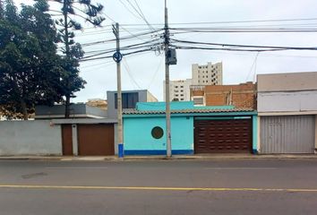 Casa en  Paradero Corredor Amarillo Puente Azul, Avenida Los Cipreses, Lima, Perú