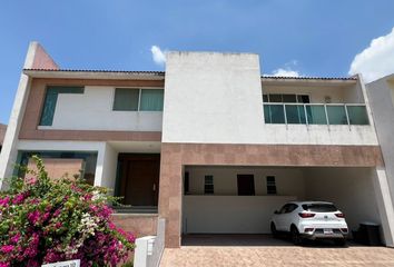 Casa en  La Vista Country Club, Vía Atlixcáyotl, Sta María Tonanzintla, San Andrés Cholula, Puebla, México