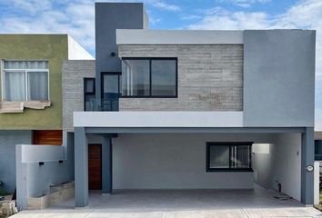 Casa en fraccionamiento en  Lomas De La Rioja, Boulevard Lomas De La Rioja Sm Fraccionamiento, Veracruz, México