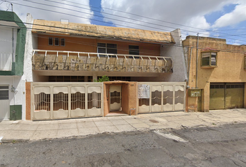 Casa en  Calle Silvestre Revueltas, Alcalde Barranquitas, Guadalajara, Jalisco, México