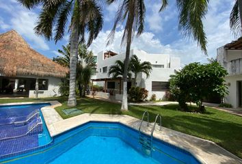 Casa en condominio en  Av Huayacán, Cancún, Quintana Roo, México