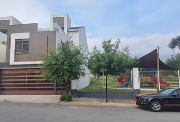 Casa en  Avenida Puerta De Hierro, Monterrey, Nuevo León, México