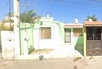 Casa en  Calle Valle De Las Higueras, Tlajomulco De Zúñiga, Jalisco, México