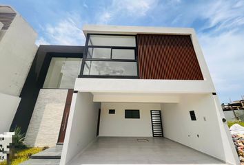 Casa en fraccionamiento en  Fracc. Lomas Del Sol, Boulevard Riviera Veracruzana, Veracruz, México