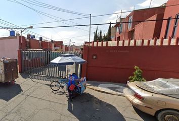 Casa en fraccionamiento en  Calle Plutarco Elías Calles, Unidad Habitacional Los Héroes, Ixtapaluca, México, 56585, Mex