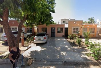 Casa en  Calle Bosque De Acacias, Jardines Del Bosque, Los Mochis, Sinaloa, México