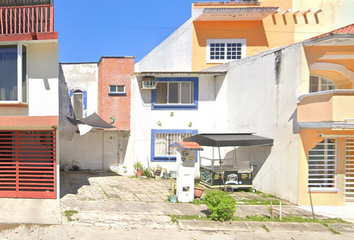 Casa en  Calle Claveles, Blancas Mariposas, Villahermosa, Tabasco, México