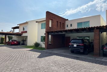 Casa en fraccionamiento en  Calle Puerto De Acapulco 2117-2117, Fraccionamiento Las Viandas, Metepec, México, 52178, Mex