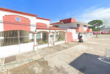 Casa en  Claveles, Las Rosas, Comalcalco, Tabasco, México
