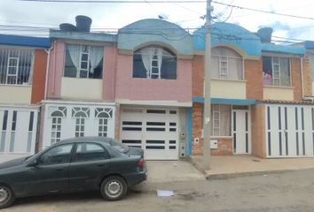 Casa en  Calle 5a #4-32, Tunja, Boyacá, Colombia
